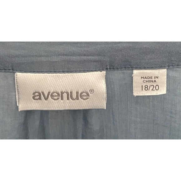 Avenue Tunic Blouse Women's 18/20 Blue 3/4 Sleeve Embroidered Button - Picture 4 of 4